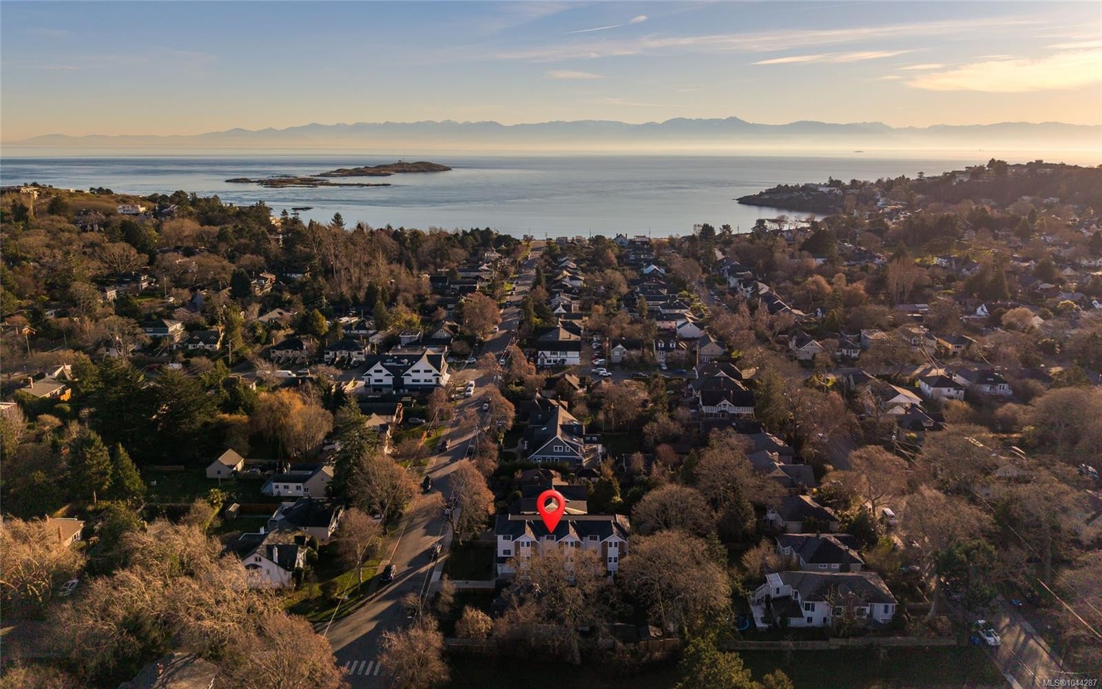 #A-786 St. Patrick St, Oak Bay, BC