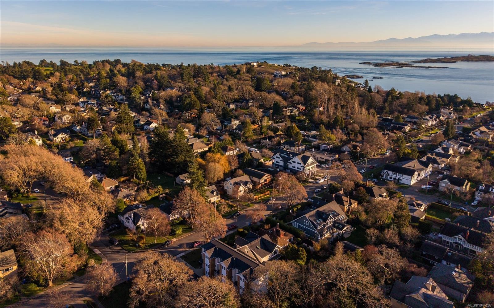 #A-786 St. Patrick St, Oak Bay, BC