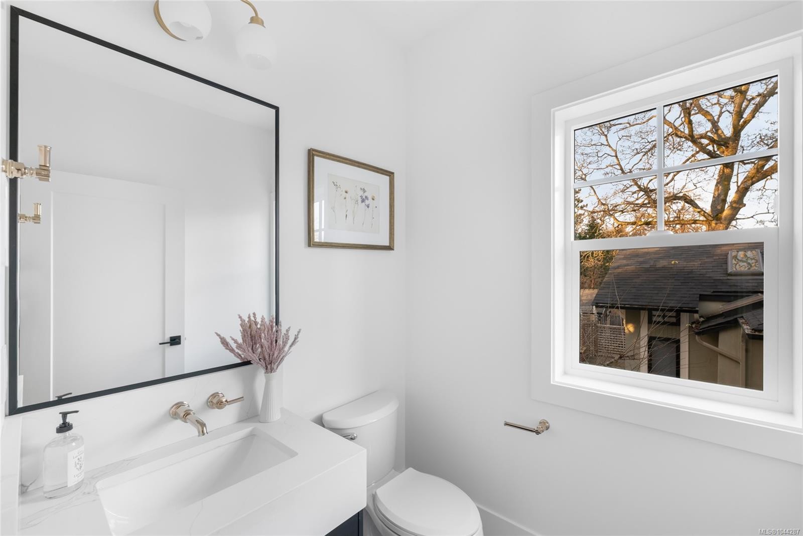 #A-786 St. Patrick St, Oak Bay, BC