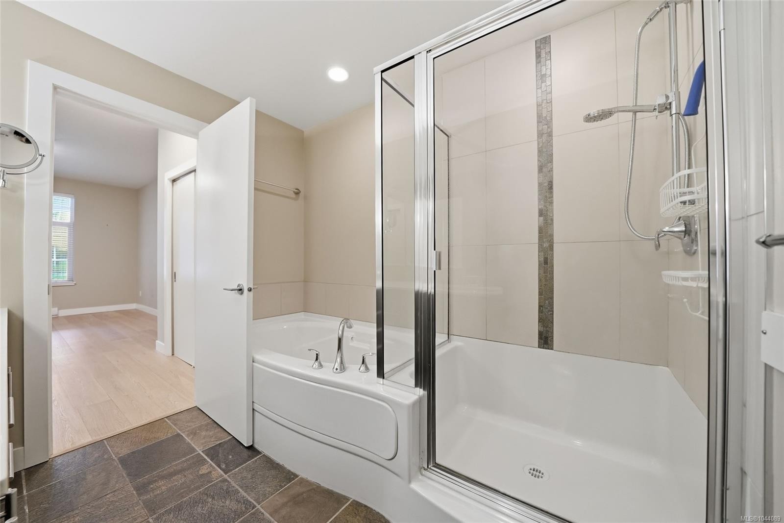 #101-1325 Cape Cod Dr, Parksville, BC - Indoor Photo Showing Bathroom