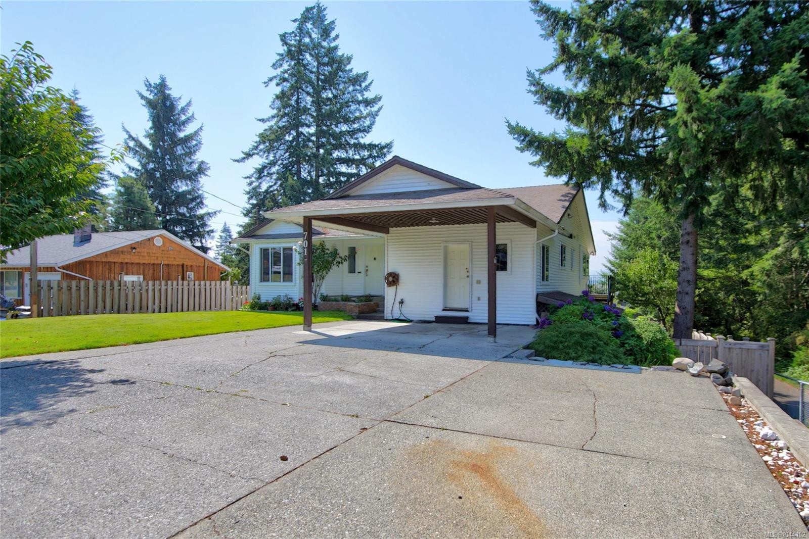 701 Glenalan Rd, Campbell River, BC