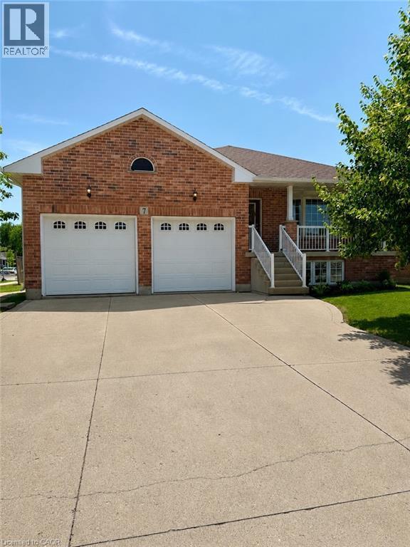 4-car driveway - 7 Spitfire Drive, Mount Hope, ON - Outdoor