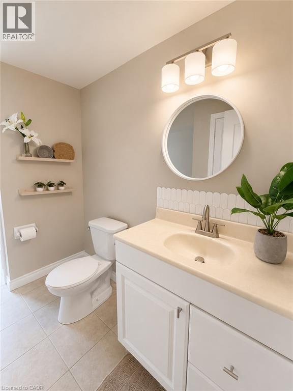 4-piece Bathroom - 7 Spitfire Drive, Mount Hope, ON - Indoor Photo Showing Bathroom