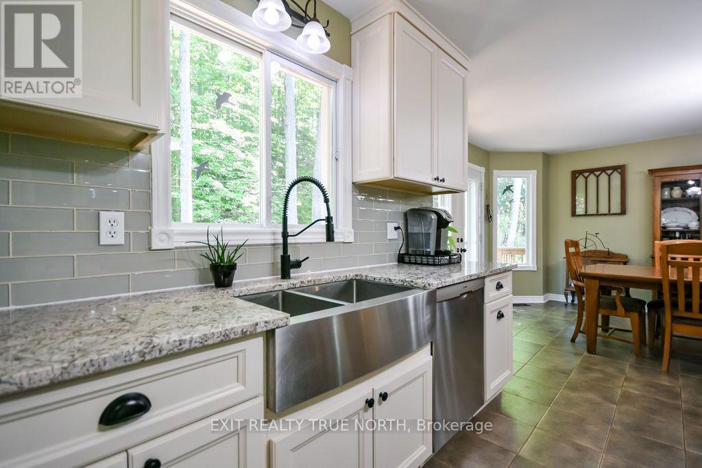 3889 Baseline Road, Springwater, ON - Indoor Photo Showing Kitchen With Double Sink With Upgraded Kitchen