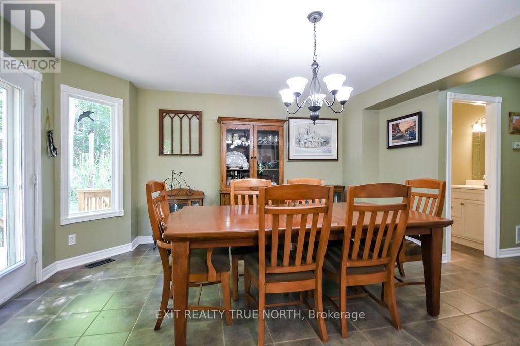 3889 Baseline Road, Springwater, ON - Indoor Photo Showing Dining Room