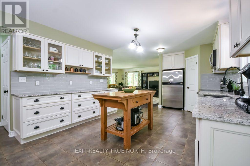 3889 Baseline Road, Springwater, ON - Indoor Photo Showing Kitchen