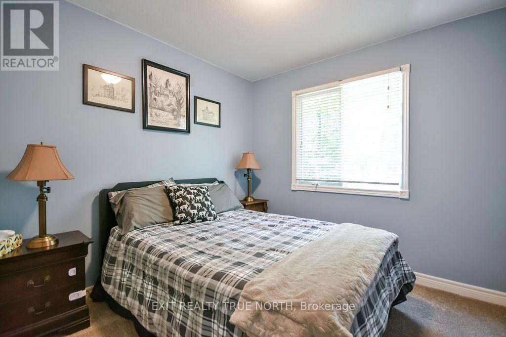 3889 Baseline Road, Springwater, ON - Indoor Photo Showing Bedroom