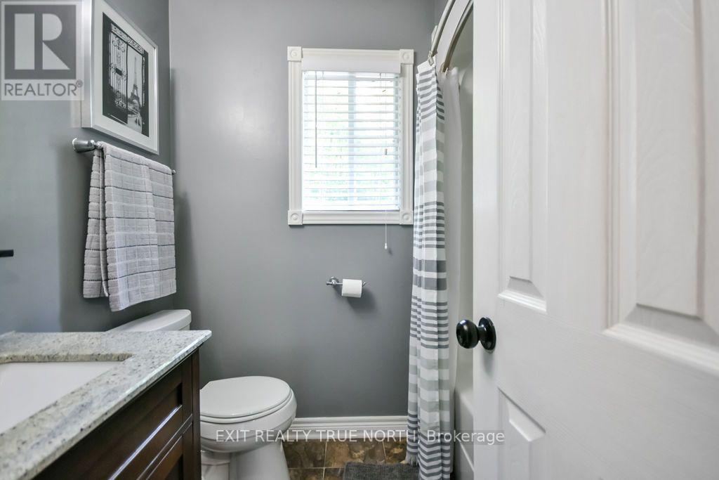3889 Baseline Road, Springwater, ON - Indoor Photo Showing Bathroom