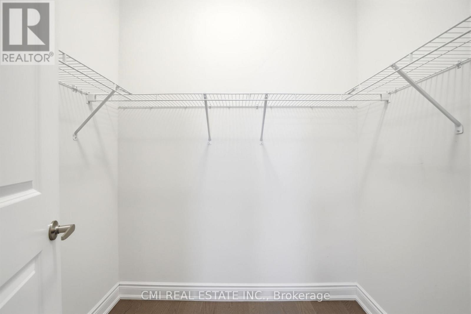 125 Raspberry Ridge Avenue, Caledon, ON - Indoor With Storage