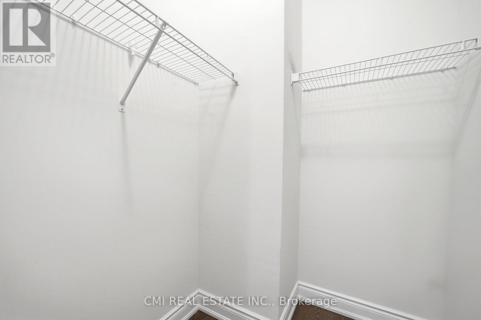 125 Raspberry Ridge Avenue, Caledon, ON - Indoor With Storage