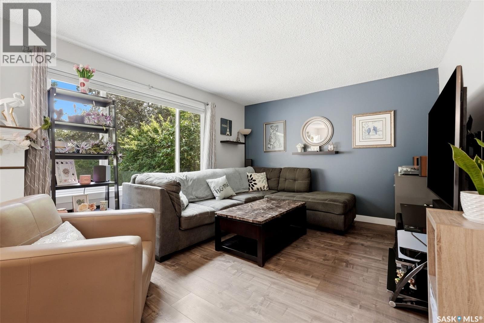 1566 Grosvenor Street, Regina, SK - Indoor Photo Showing Living Room