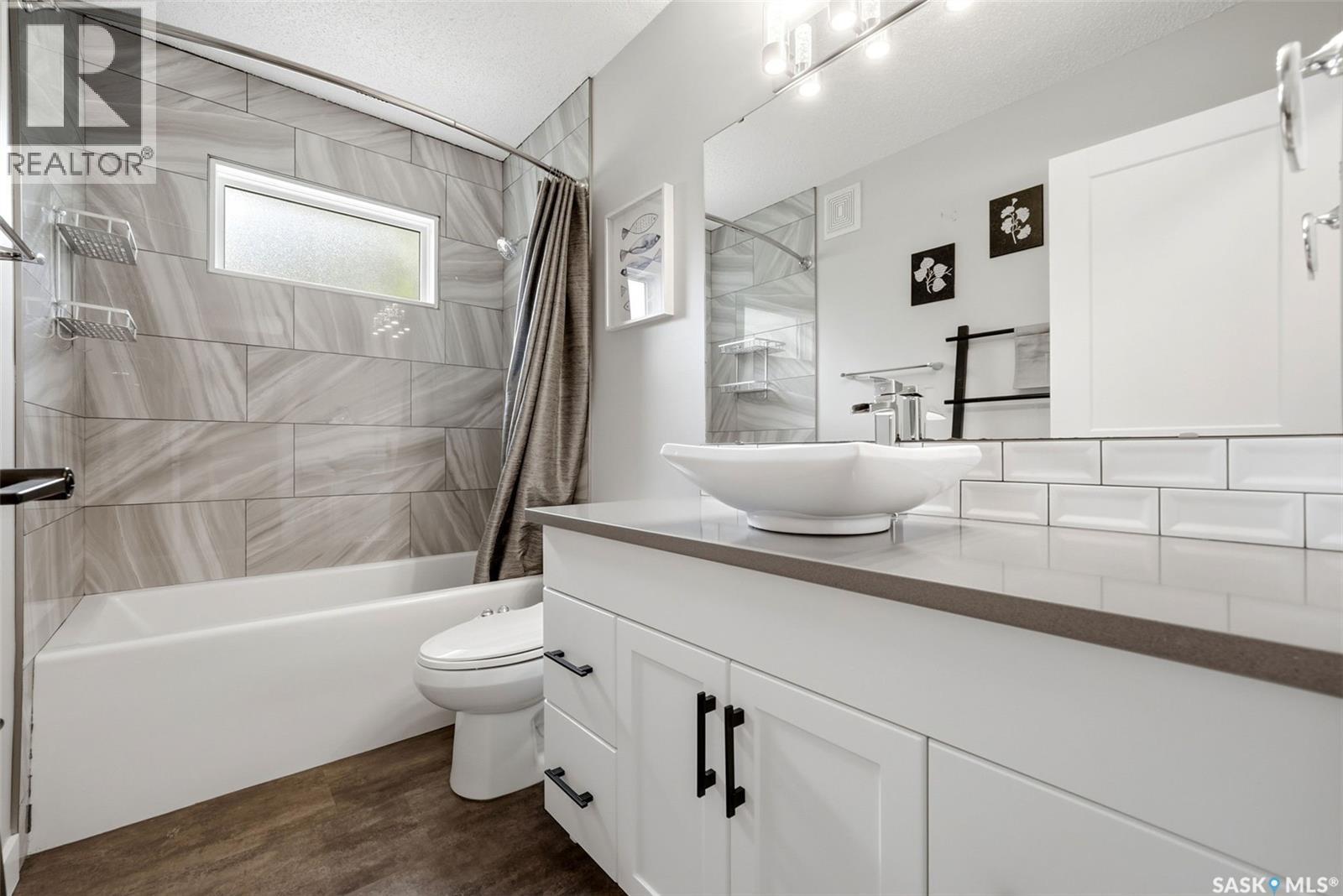1566 Grosvenor Street, Regina, SK - Indoor Photo Showing Bathroom