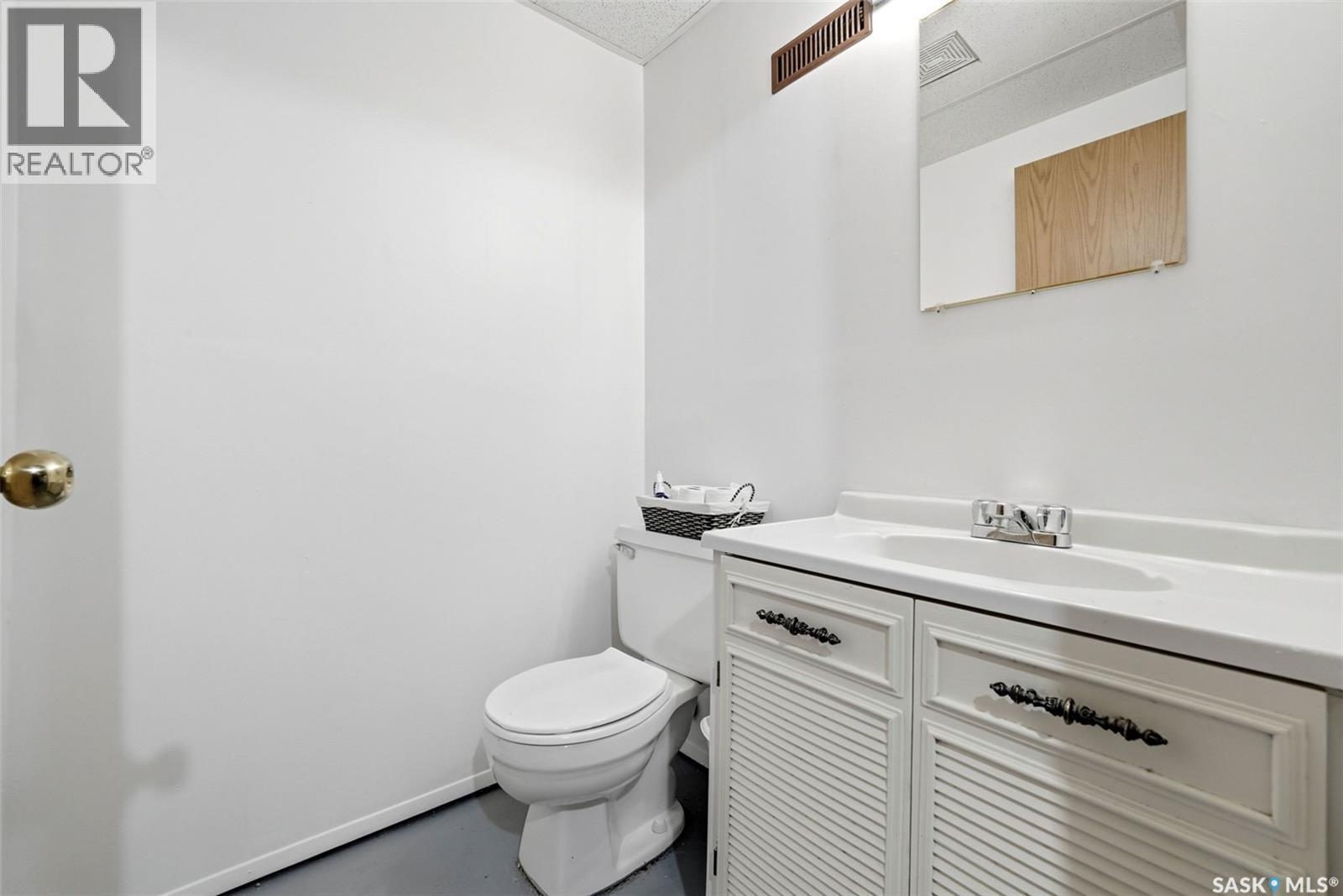 1566 Grosvenor Street, Regina, SK - Indoor Photo Showing Bathroom