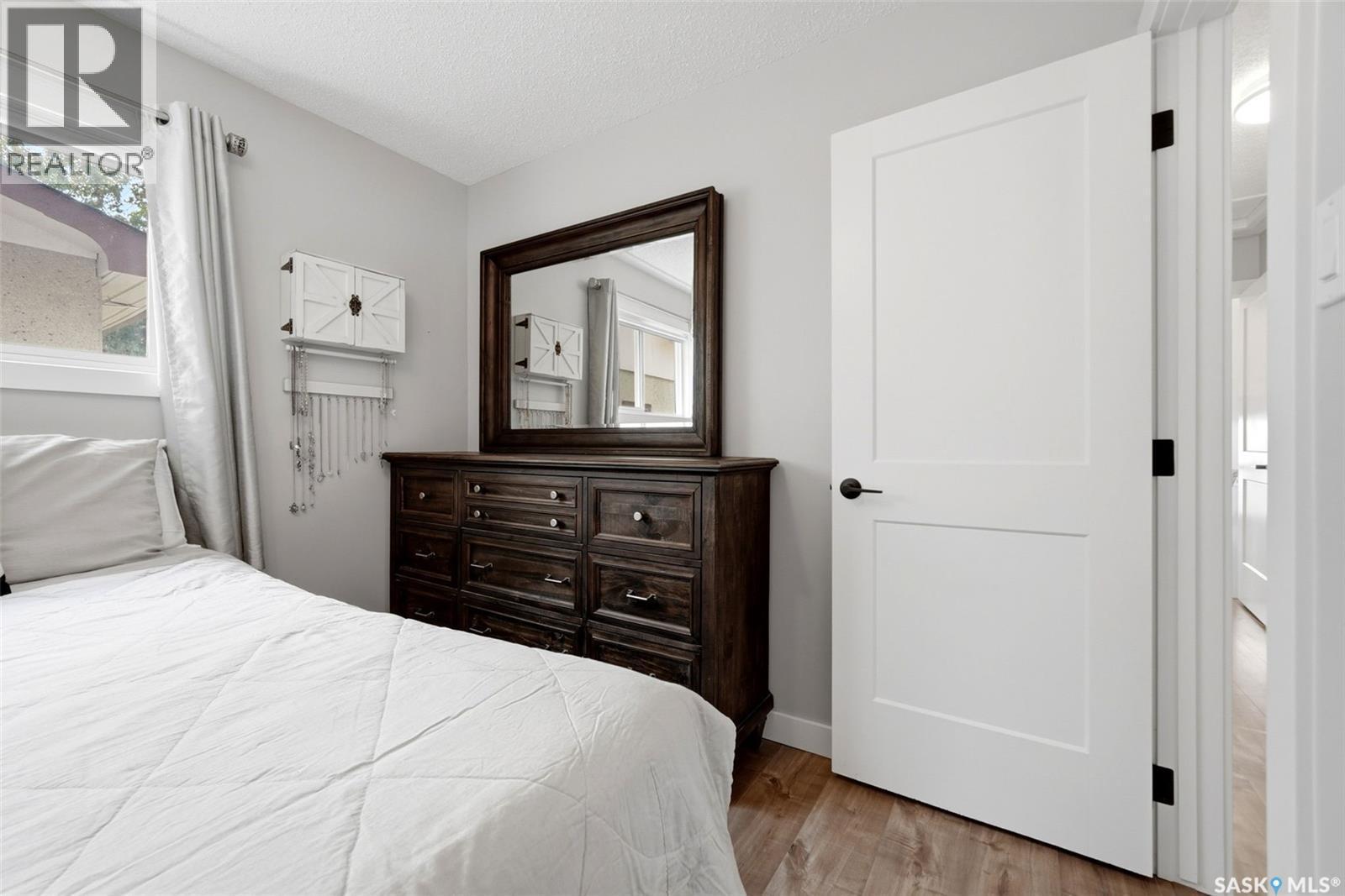 1566 Grosvenor Street, Regina, SK - Indoor Photo Showing Bedroom