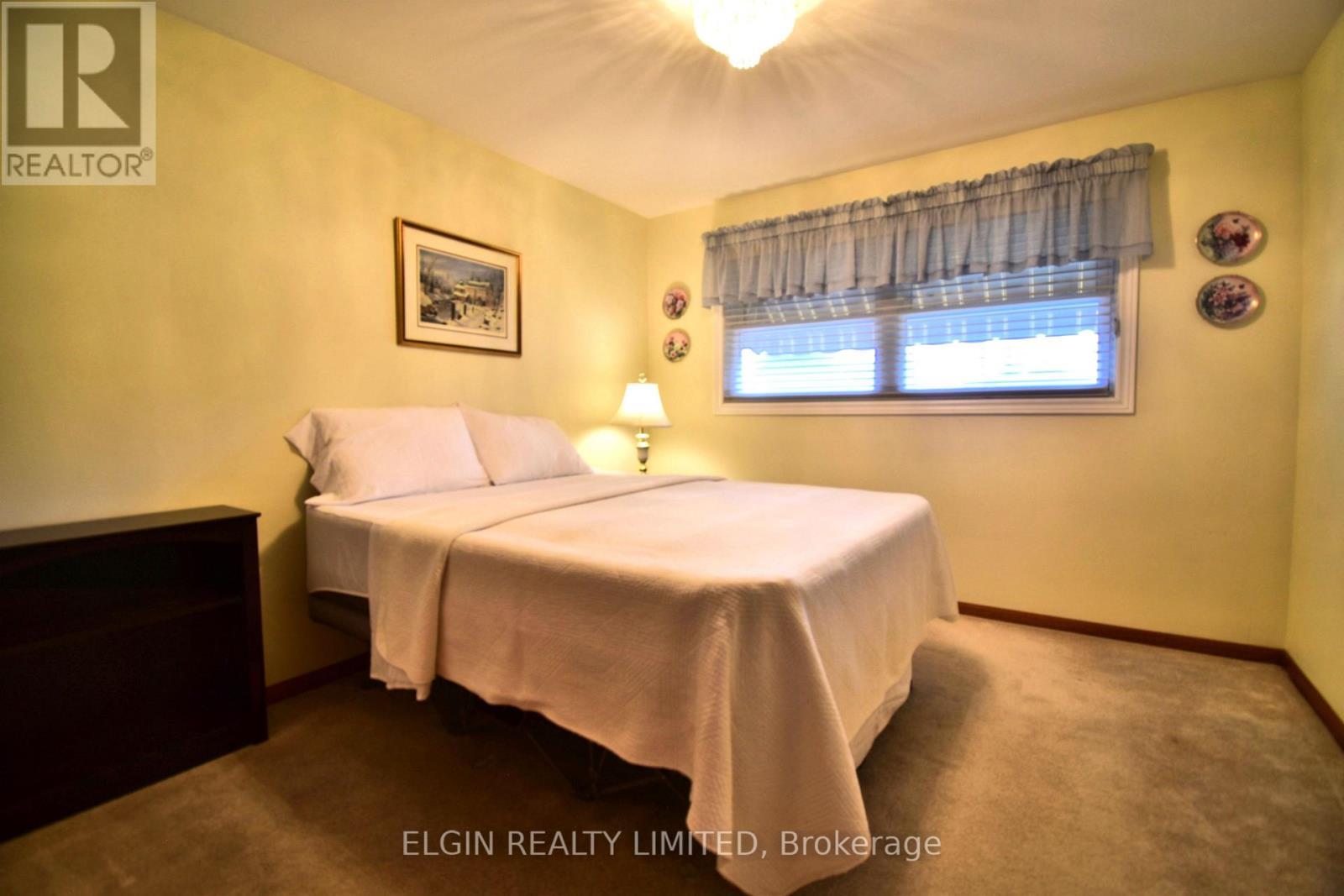 18 Pullen Avenue, St. Thomas, ON - Indoor Photo Showing Bathroom