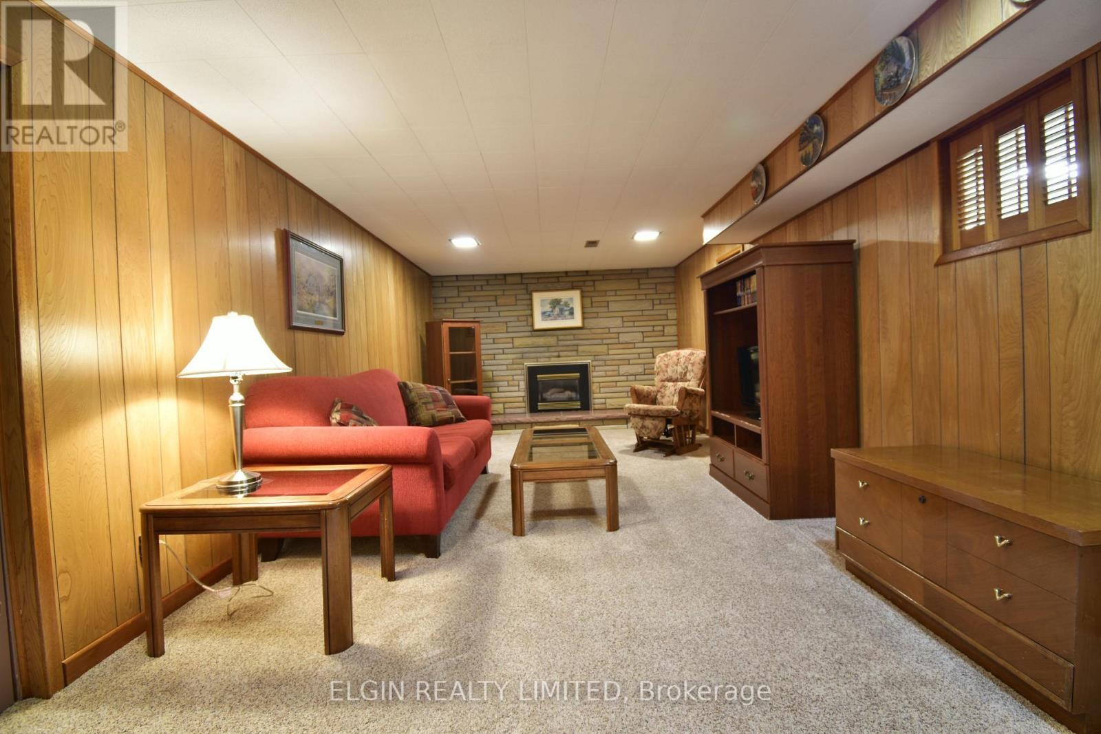 18 Pullen Avenue, St. Thomas, ON - Indoor With Fireplace
