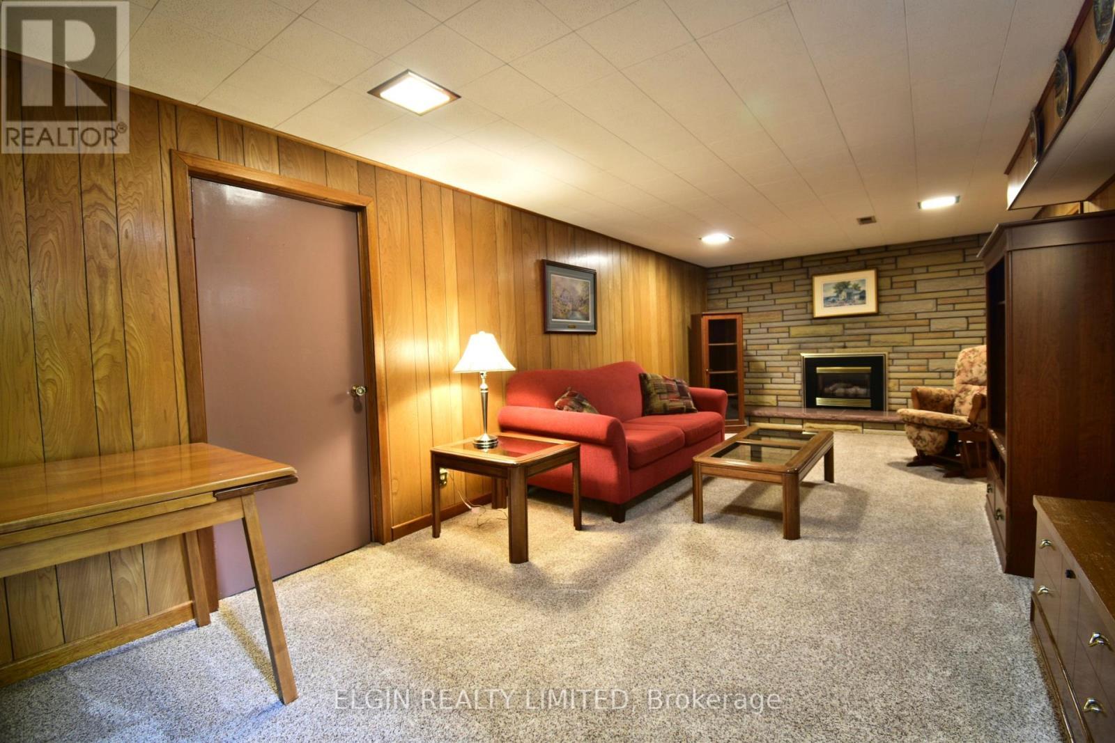 18 Pullen Avenue, St. Thomas, ON - Indoor With Fireplace