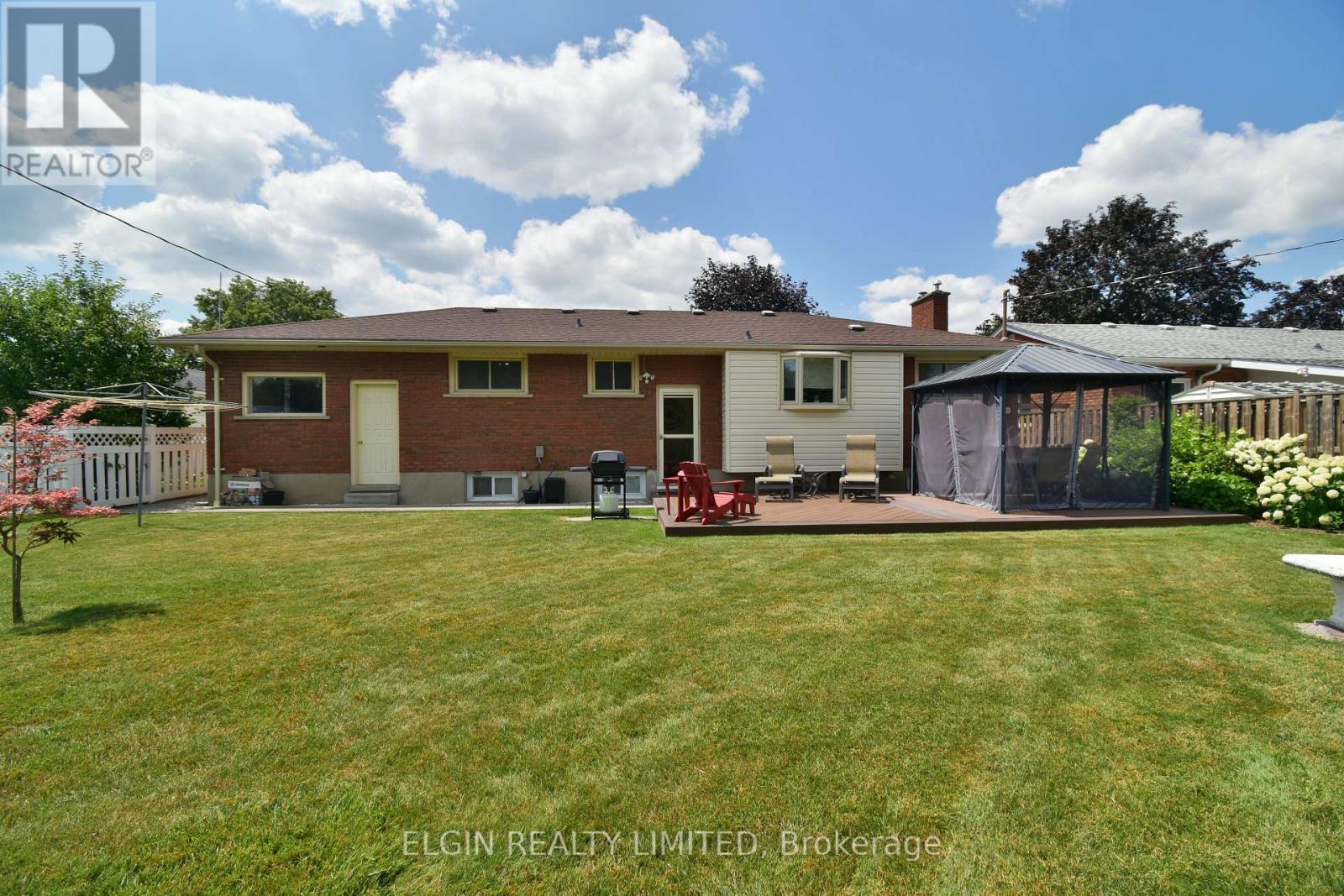 18 Pullen Avenue, St. Thomas, ON - Outdoor