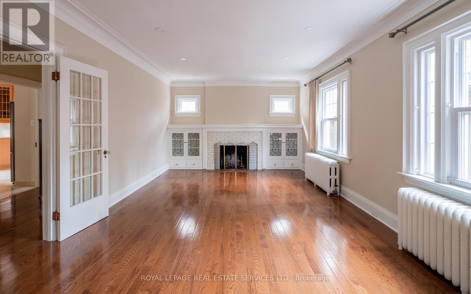 56 Ridley Boulevard, Toronto, ON - Indoor With Fireplace