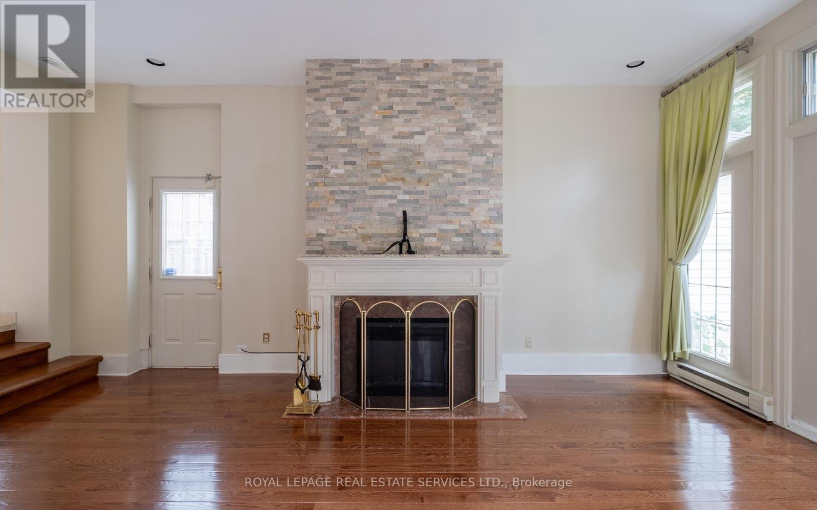 56 Ridley Boulevard, Toronto, ON - Indoor With Fireplace