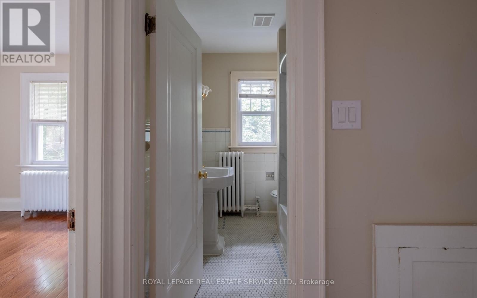56 Ridley Boulevard, Toronto, ON - Indoor Photo Showing Other Room