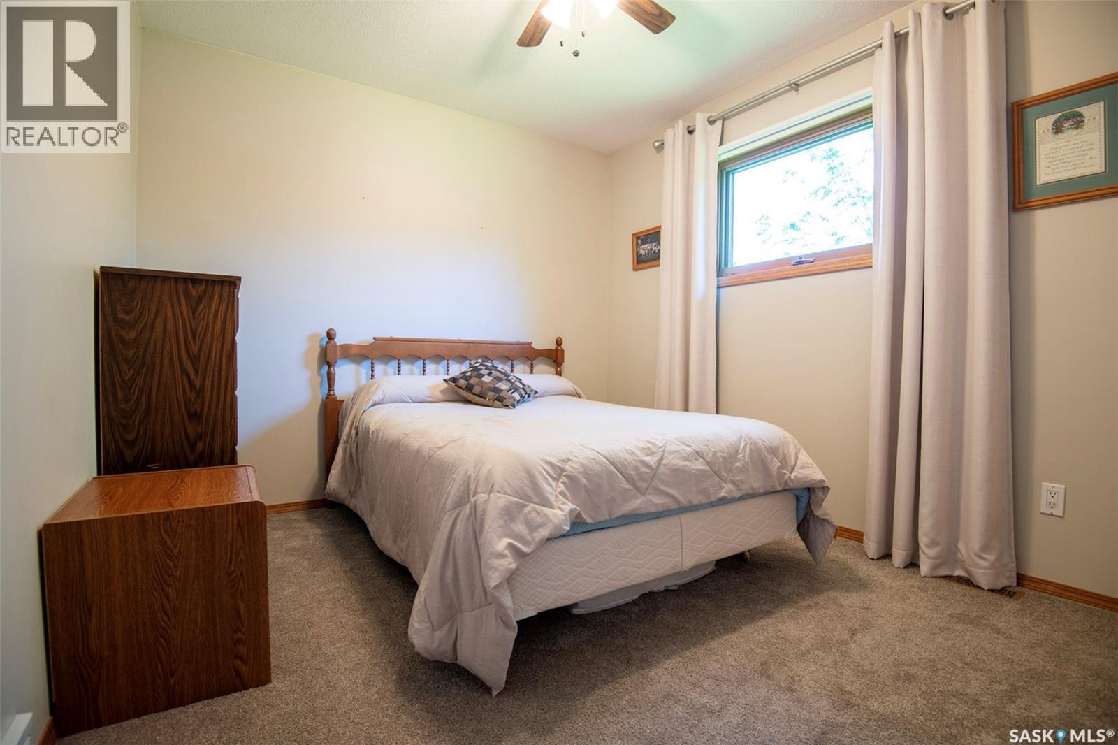 447 1St Street E, Annaheim, SK - Indoor Photo Showing Bedroom