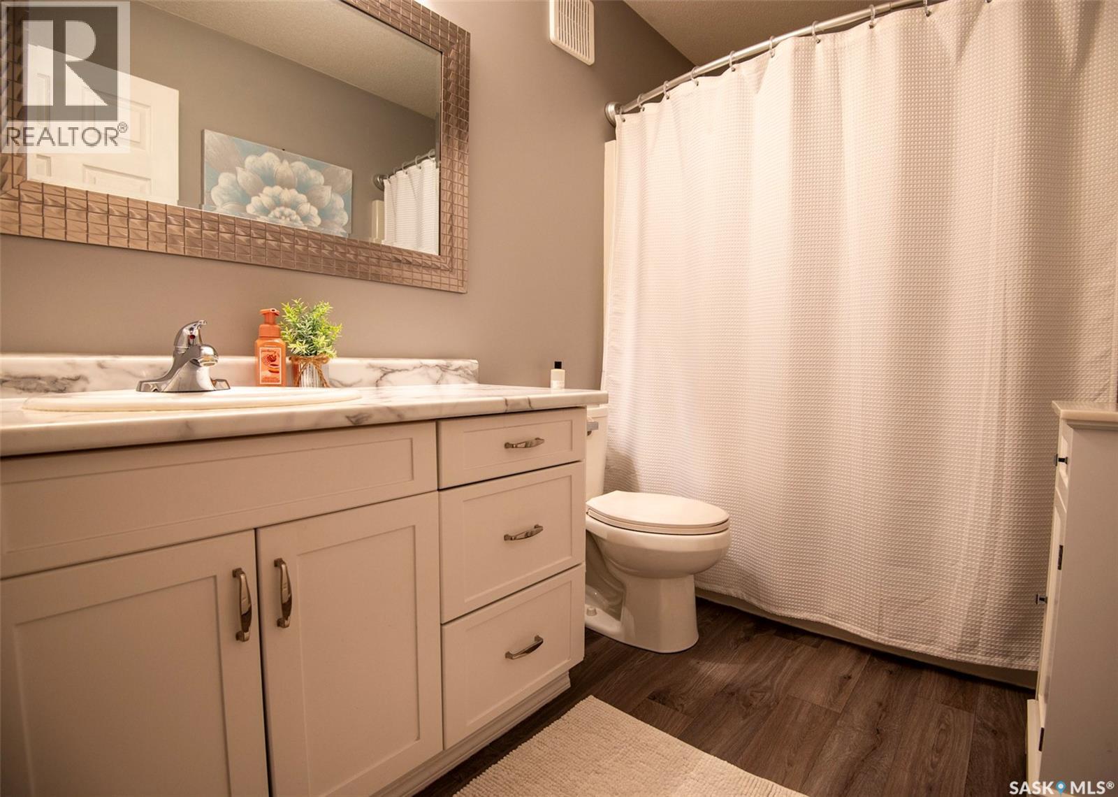 447 1St Street E, Annaheim, SK - Indoor Photo Showing Bathroom