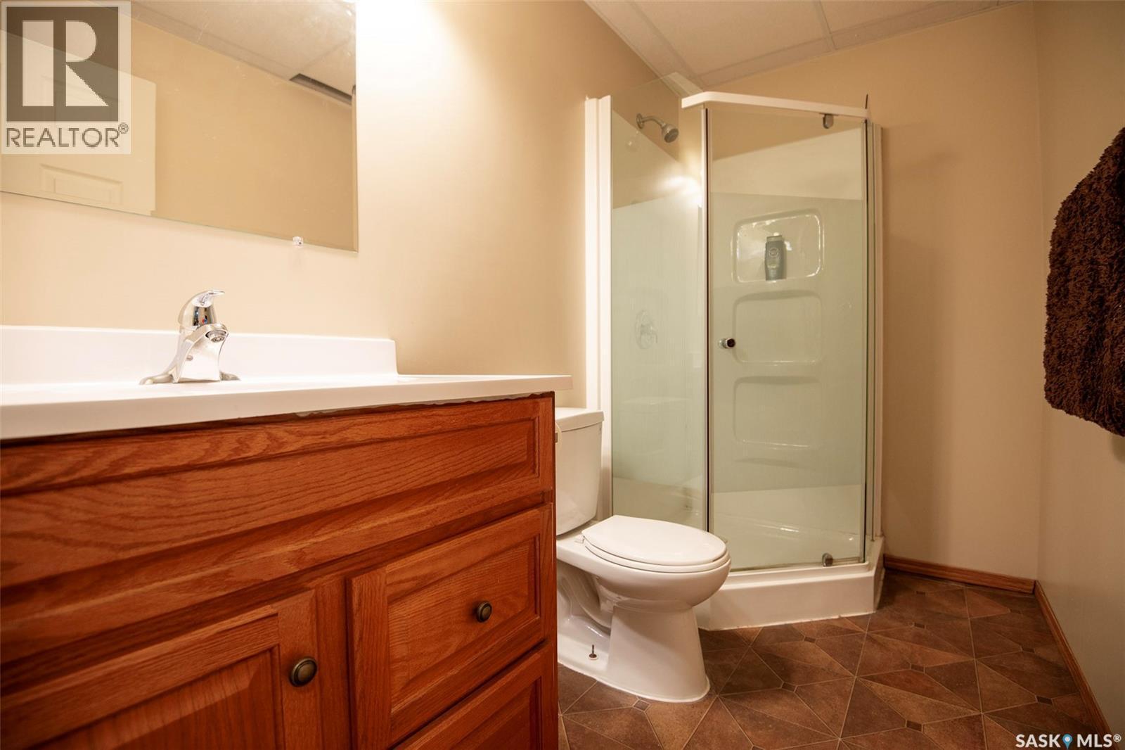 447 1St Street E, Annaheim, SK - Indoor Photo Showing Bathroom
