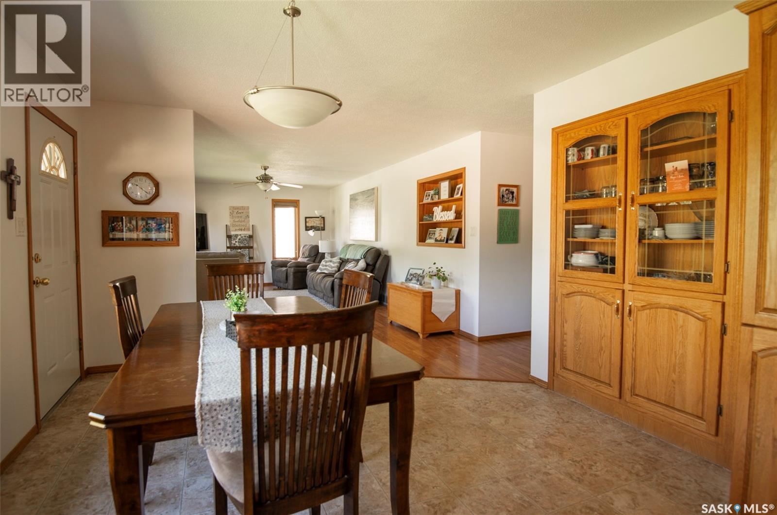 447 1St Street E, Annaheim, SK - Indoor Photo Showing Dining Room