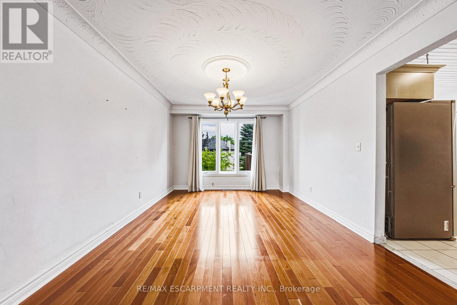 21 Moss Boulevard, Hamilton, ON - Indoor Photo Showing Other Room
