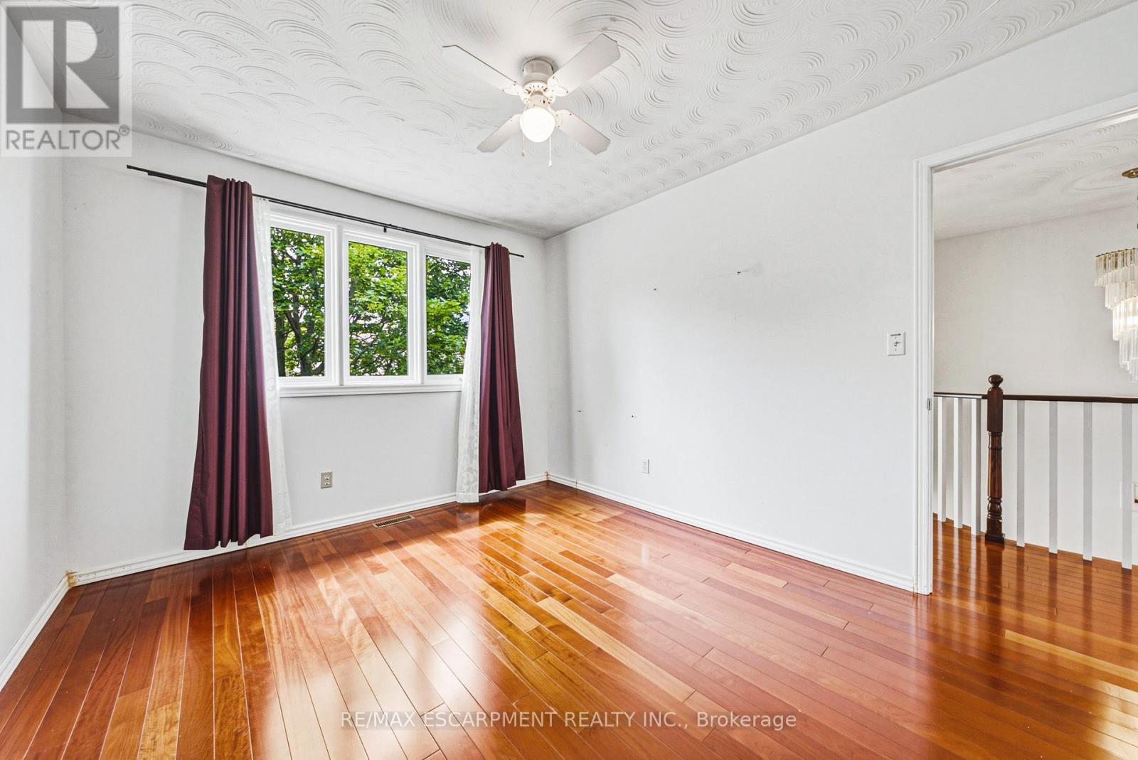 21 Moss Boulevard, Hamilton, ON - Indoor Photo Showing Other Room