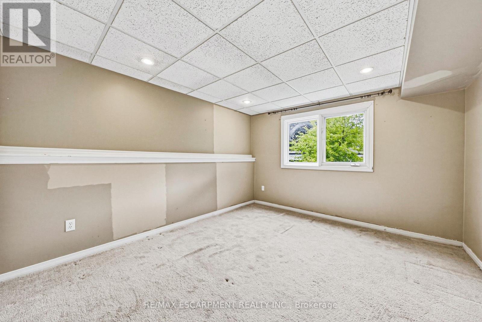 21 Moss Boulevard, Hamilton, ON - Indoor Photo Showing Other Room