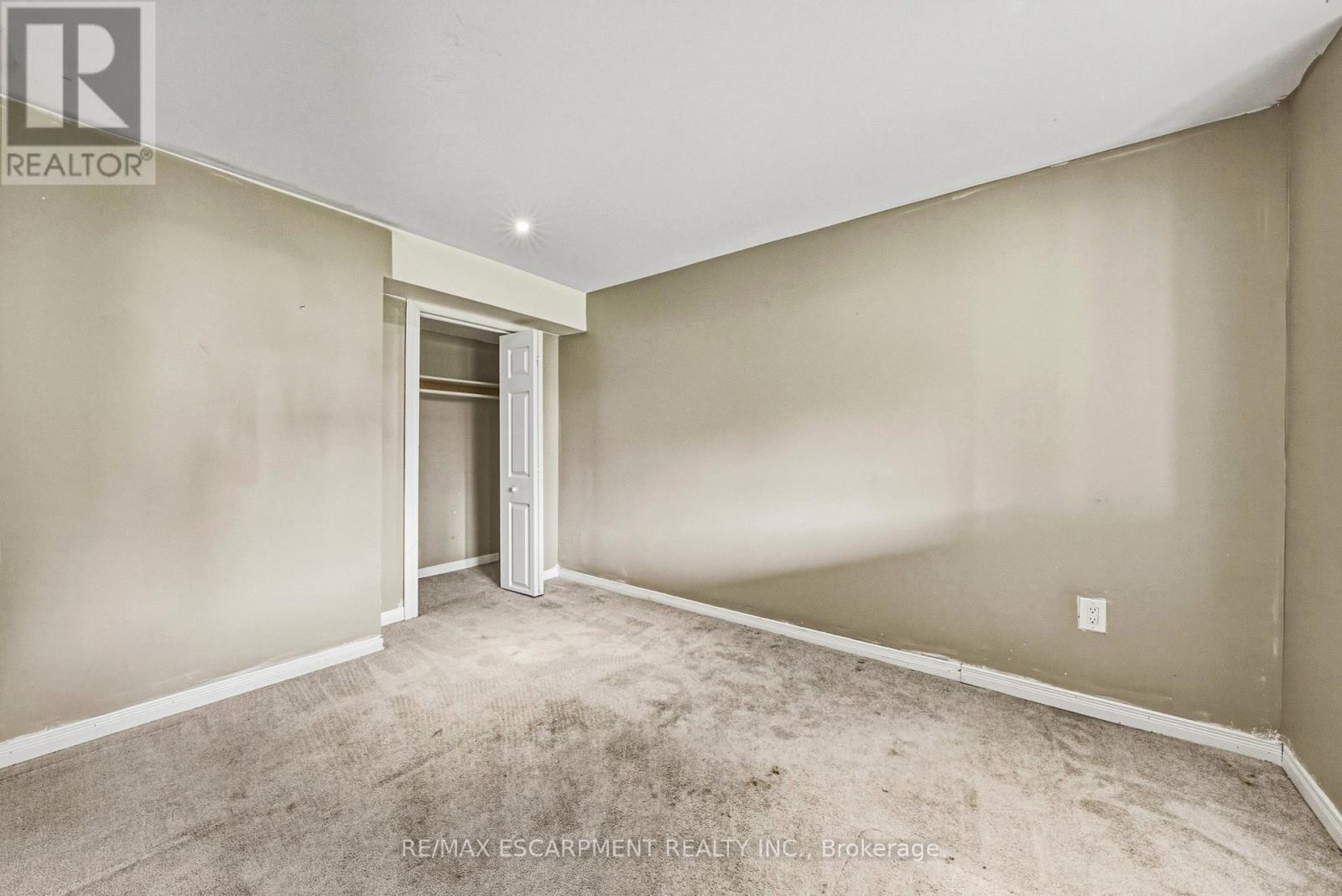 21 Moss Boulevard, Hamilton, ON - Indoor Photo Showing Other Room