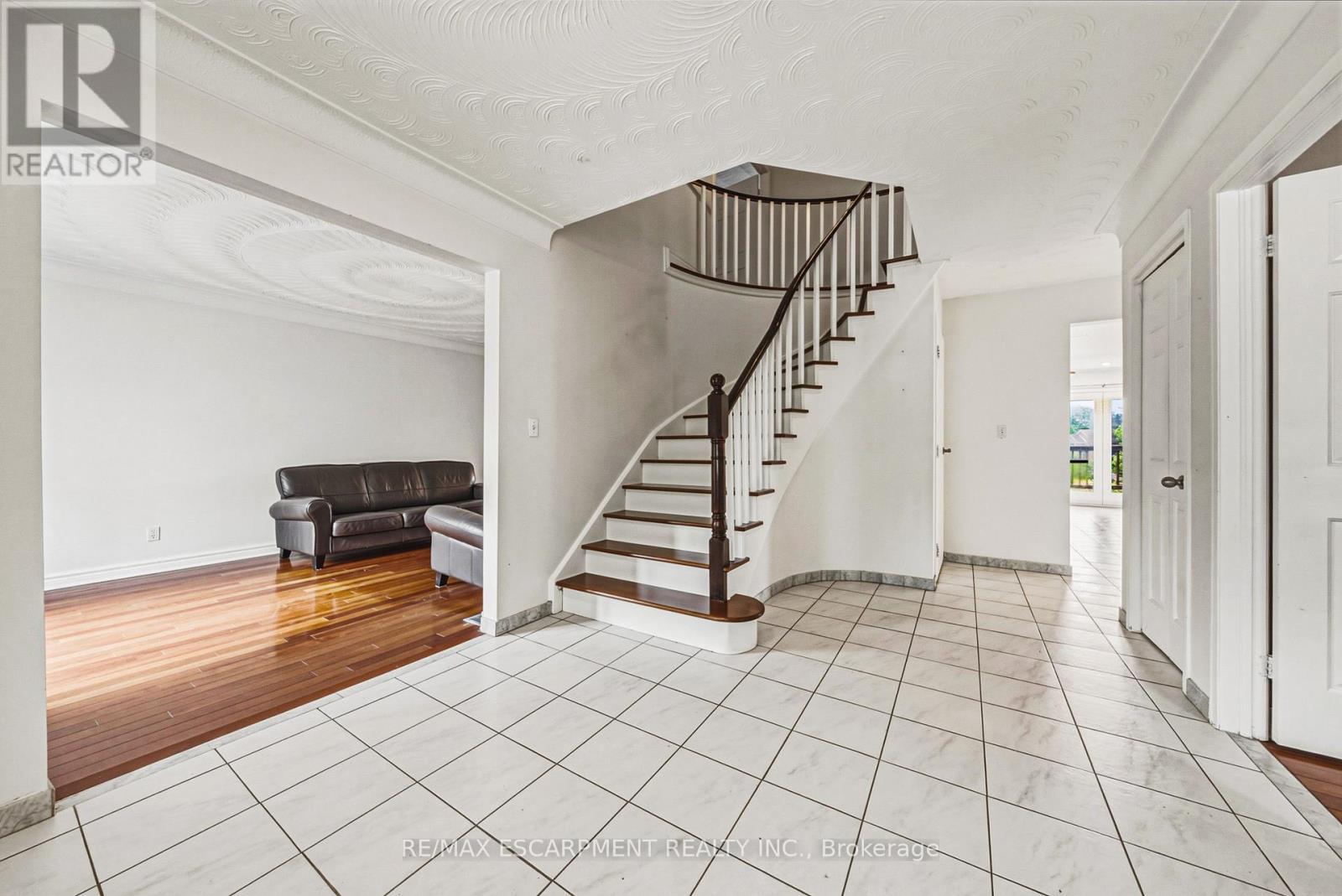 21 Moss Boulevard, Hamilton, ON - Indoor Photo Showing Other Room