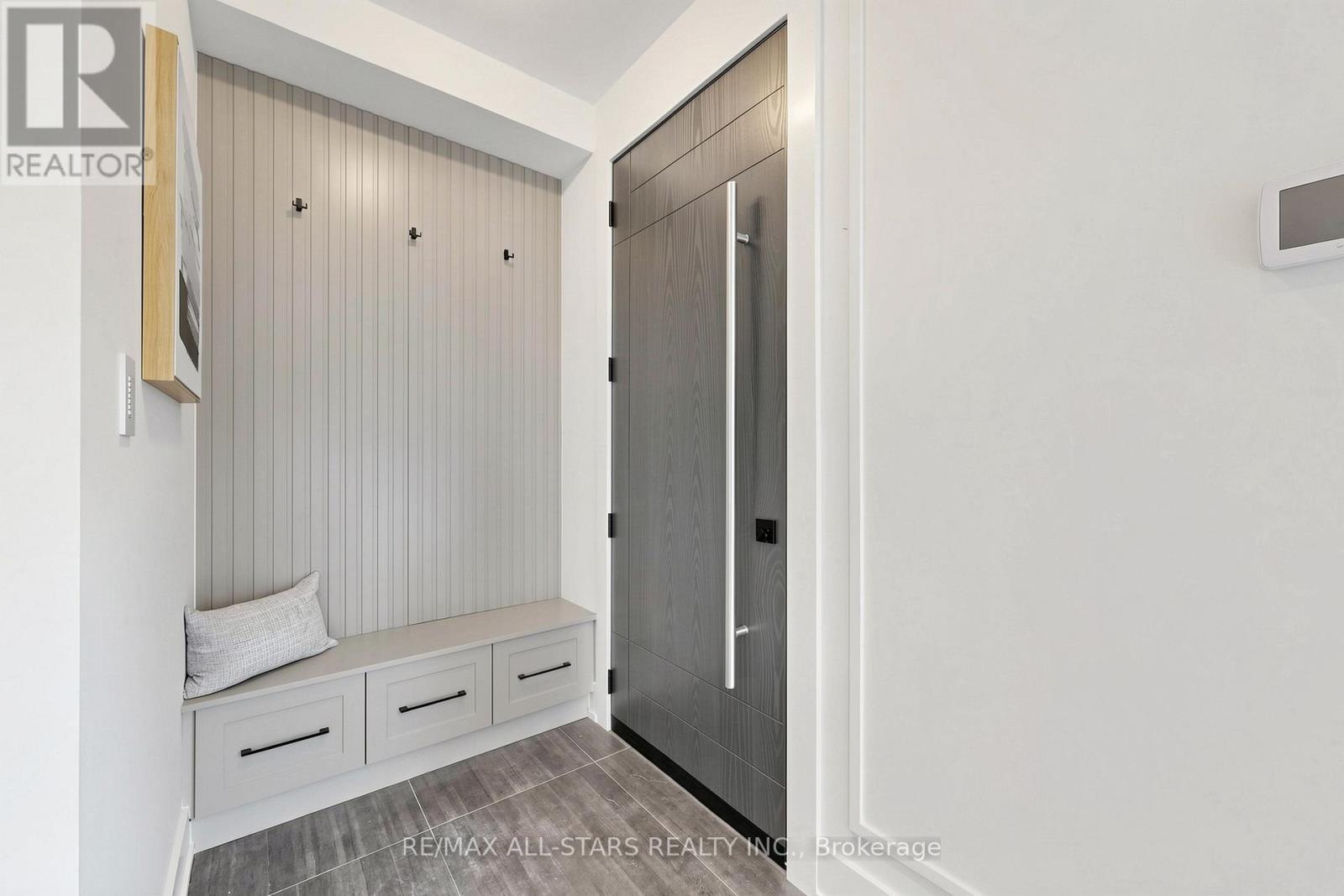 127 Banff Road, Toronto, ON - Indoor Photo Showing Other Room