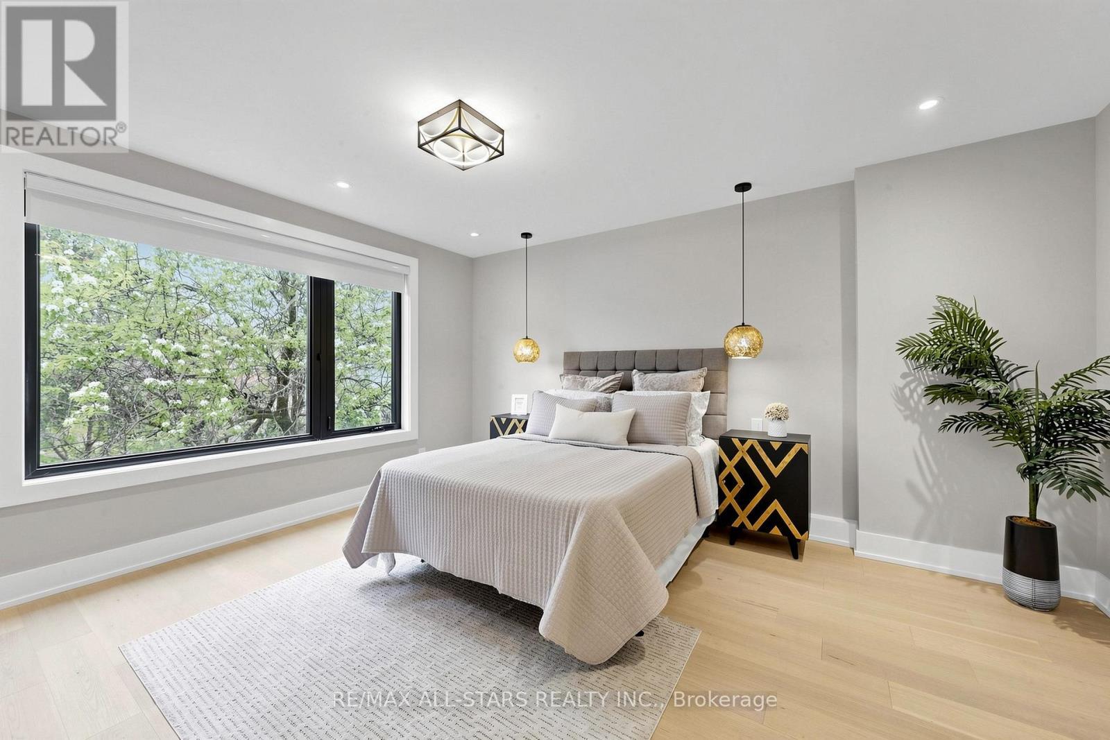 127 Banff Road, Toronto, ON - Indoor Photo Showing Bedroom