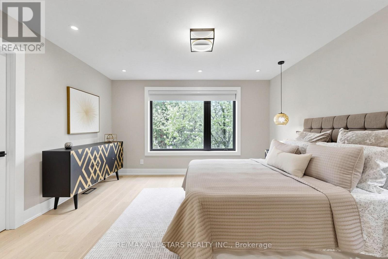 127 Banff Road, Toronto, ON - Indoor Photo Showing Bedroom