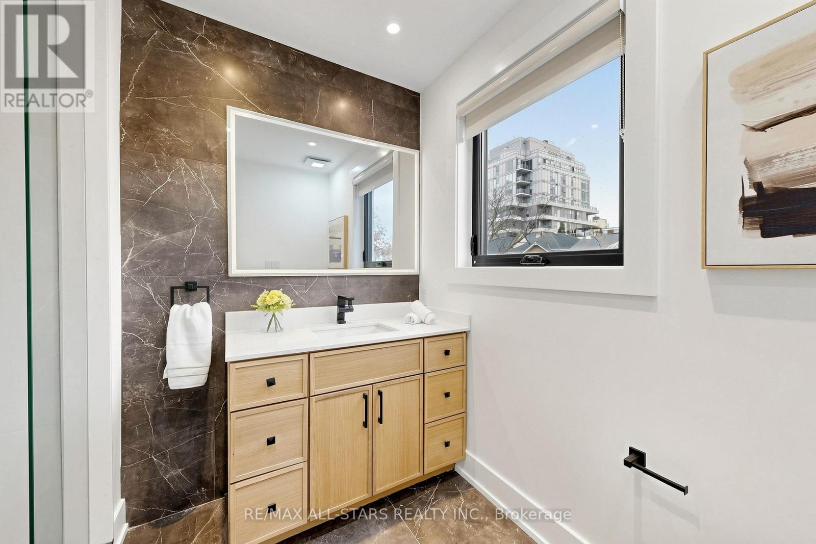 127 Banff Road, Toronto, ON - Indoor Photo Showing Bathroom
