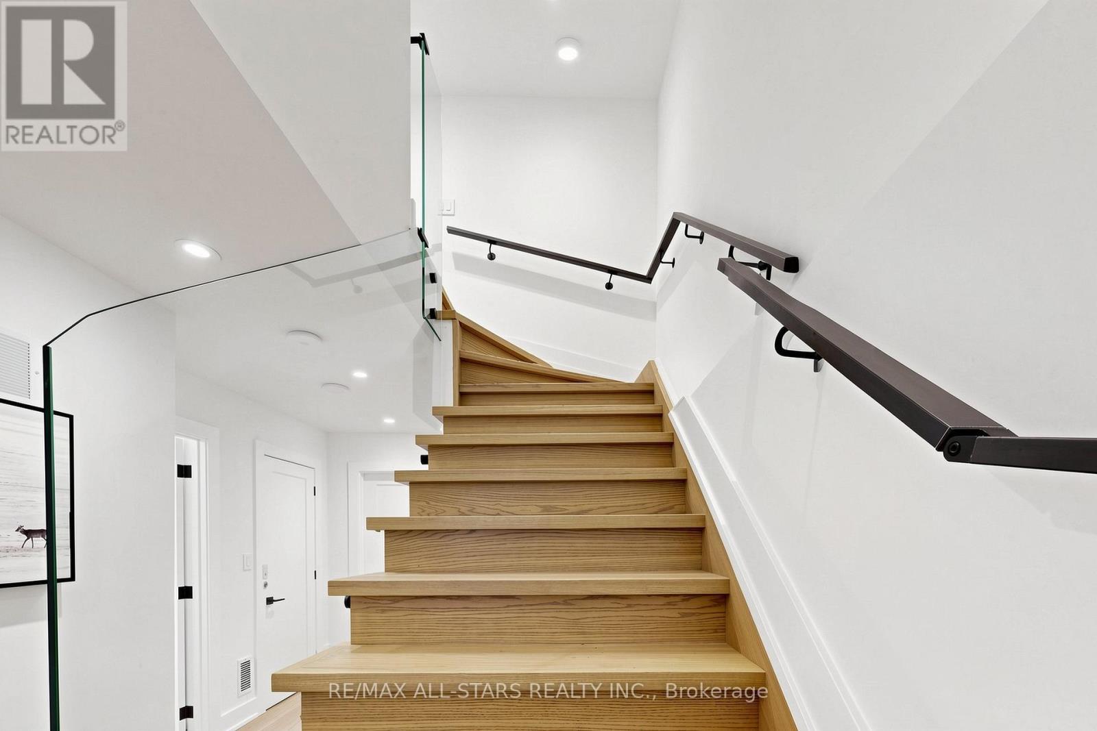 127 Banff Road, Toronto, ON - Indoor Photo Showing Other Room