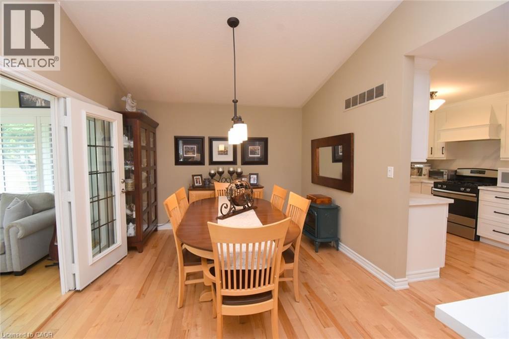 12 Mckeown Court, Caledonia, ON - Indoor Photo Showing Dining Room