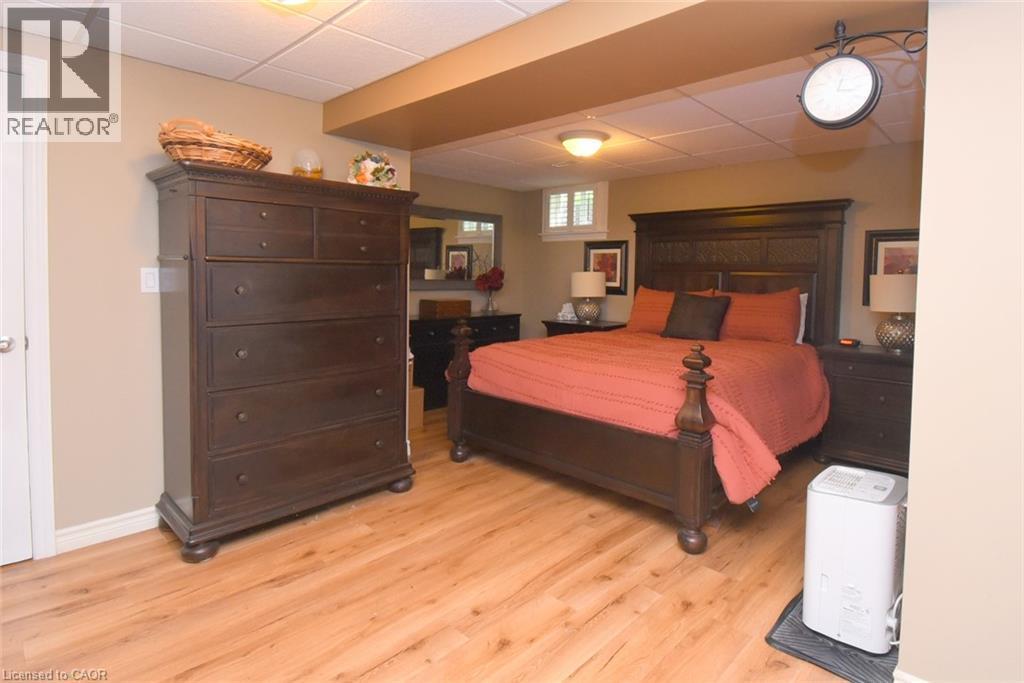 12 Mckeown Court, Caledonia, ON - Indoor Photo Showing Bedroom