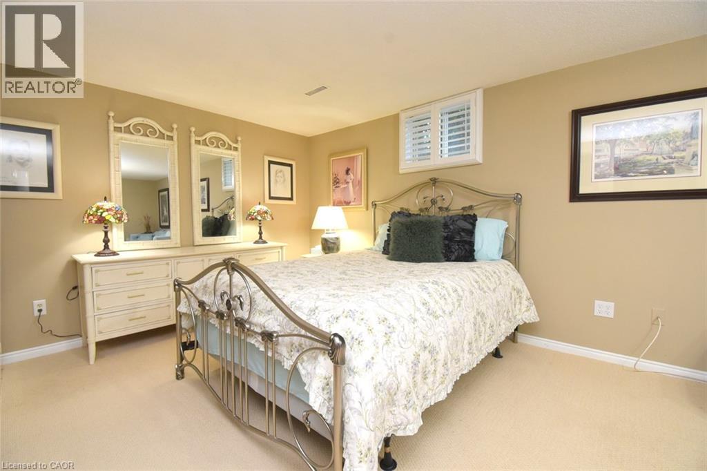 12 Mckeown Court, Caledonia, ON - Indoor Photo Showing Bedroom