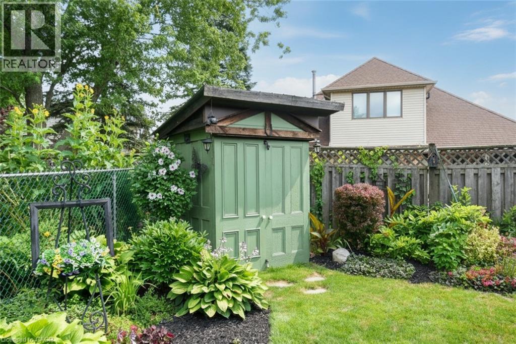 12 Mckeown Court, Caledonia, ON - Outdoor