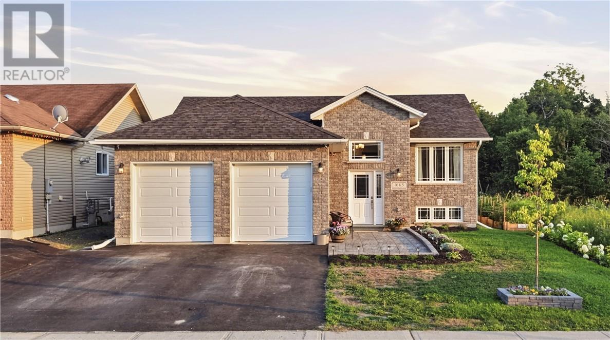 1663 Meadowlark Way, Val Caron, ON - Outdoor