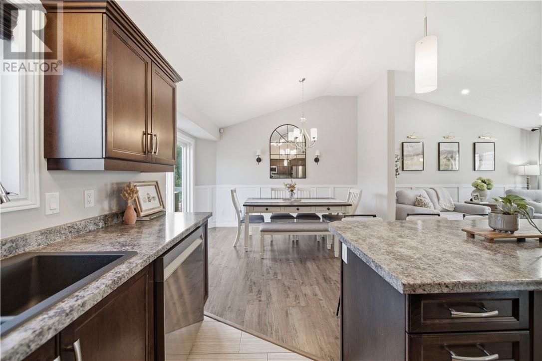 1663 Meadowlark Way, Val Caron, ON - Indoor Photo Showing Kitchen