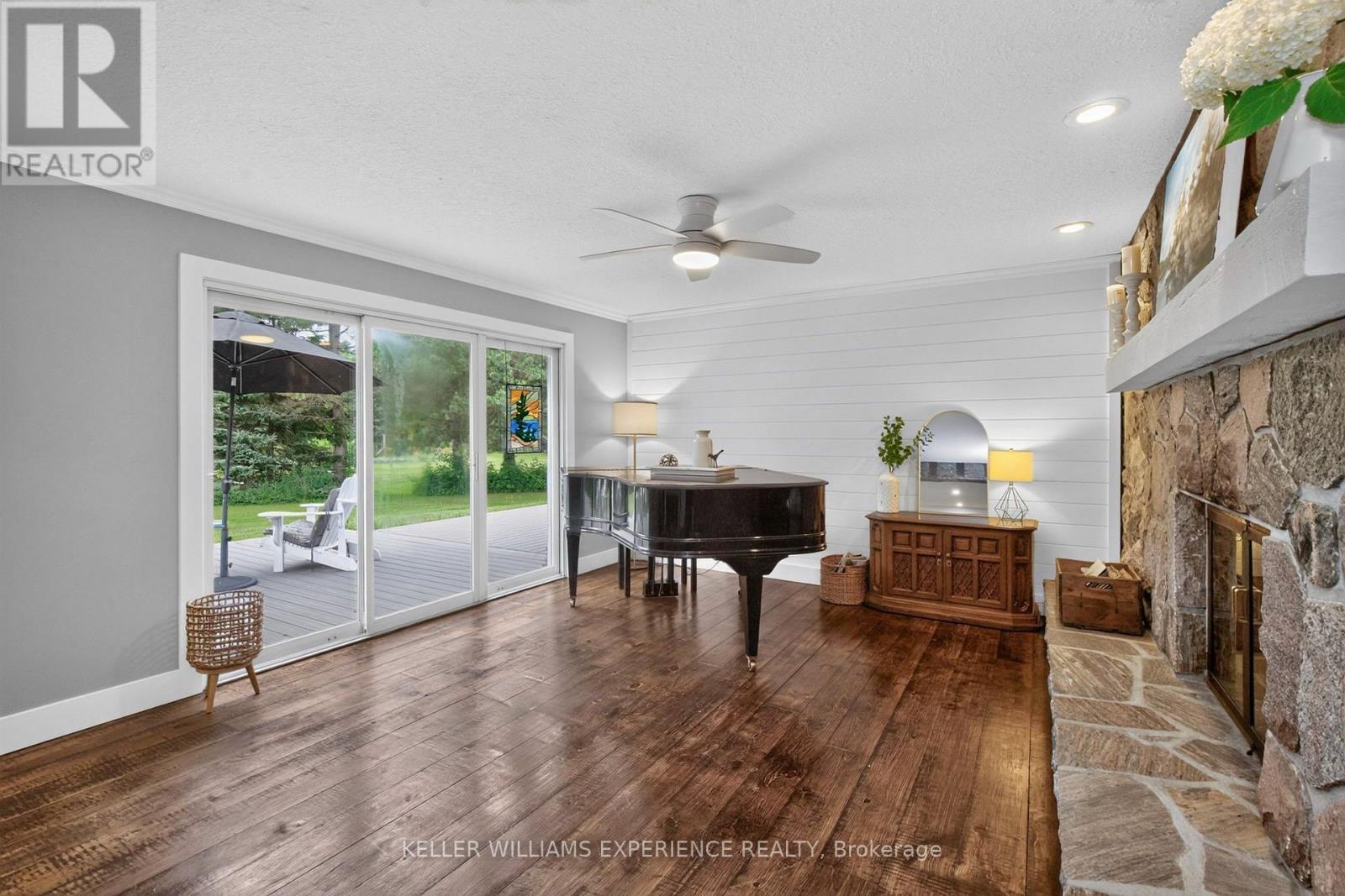 320 6 Concession E, Tiny, ON - Indoor