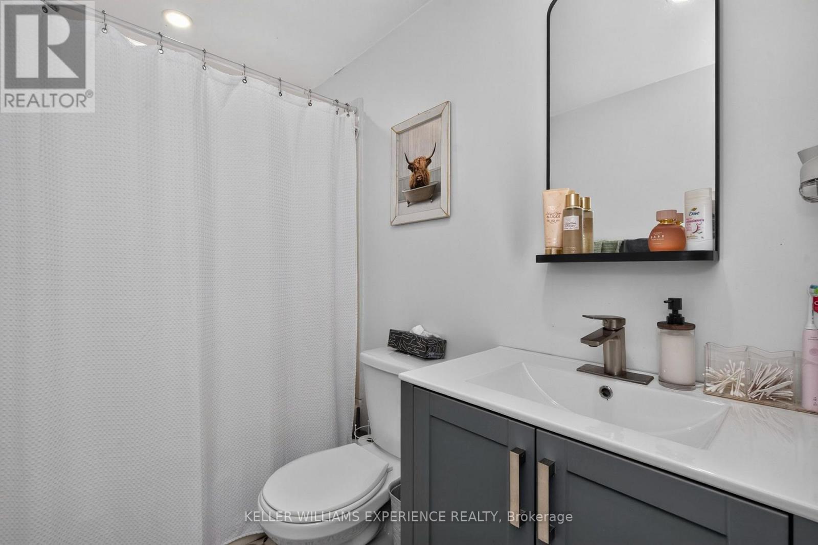 320 6 Concession E, Tiny, ON - Indoor Photo Showing Bathroom