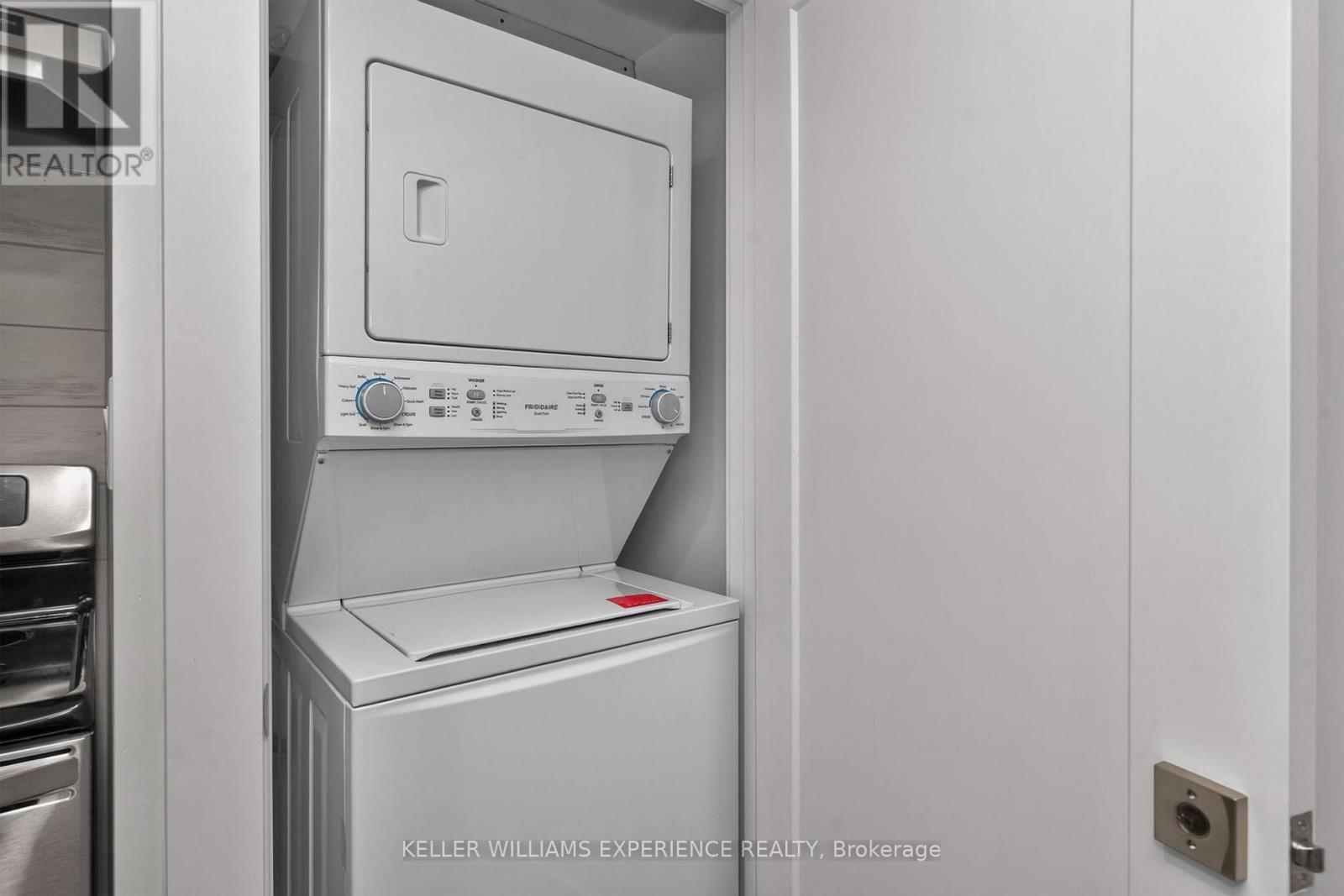 320 6 Concession E, Tiny, ON - Indoor Photo Showing Laundry Room