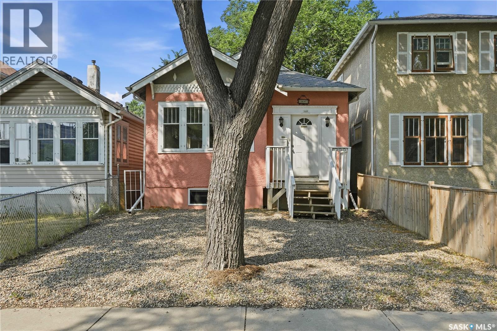 2038 Toronto Street, Regina, SK - Outdoor