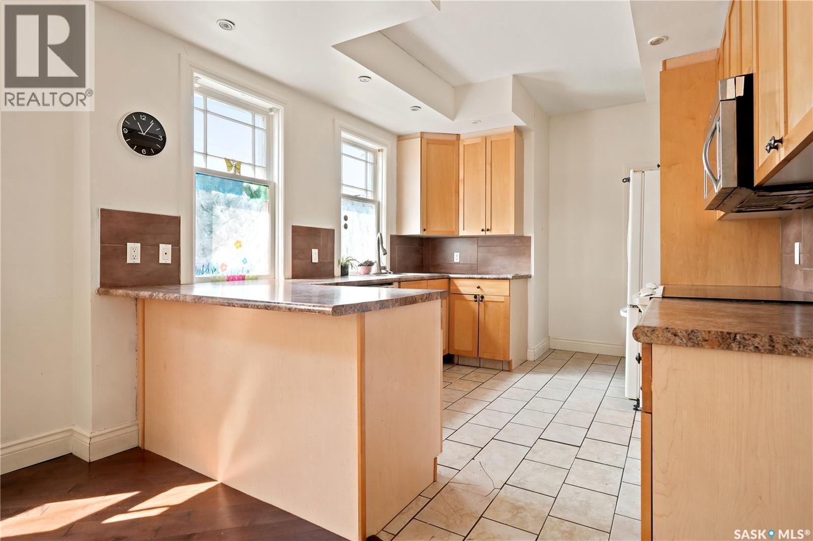 2038 Toronto Street, Regina, SK - Indoor Photo Showing Kitchen